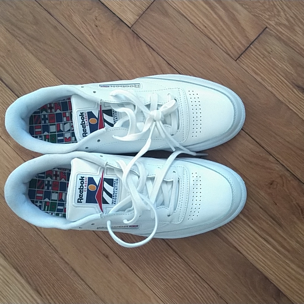 Reebok Classic Men White Leather Shoe